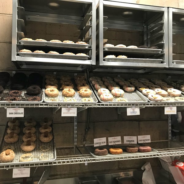 รูปภาพถ่ายที่ Underwest Donuts โดย Michal S. เมื่อ 9/14/2018