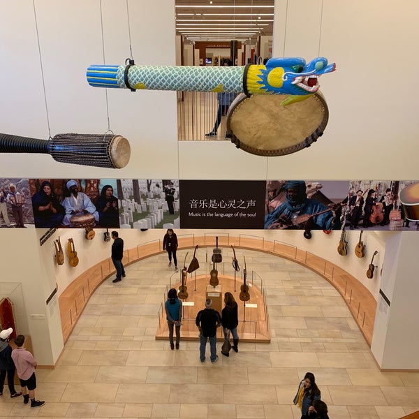 Снимок сделан в Musical Instrument Museum пользователем Edward S. 12/29/2019