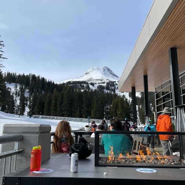 Photo taken at Mt. Hood Meadows Ski Resort by Edward S. on 4/4/2021
