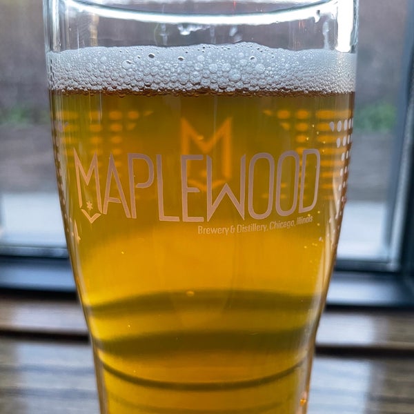 Foto tirada no(a) Maplewood Brewery &amp; Distillery por Edward S. em 4/29/2023