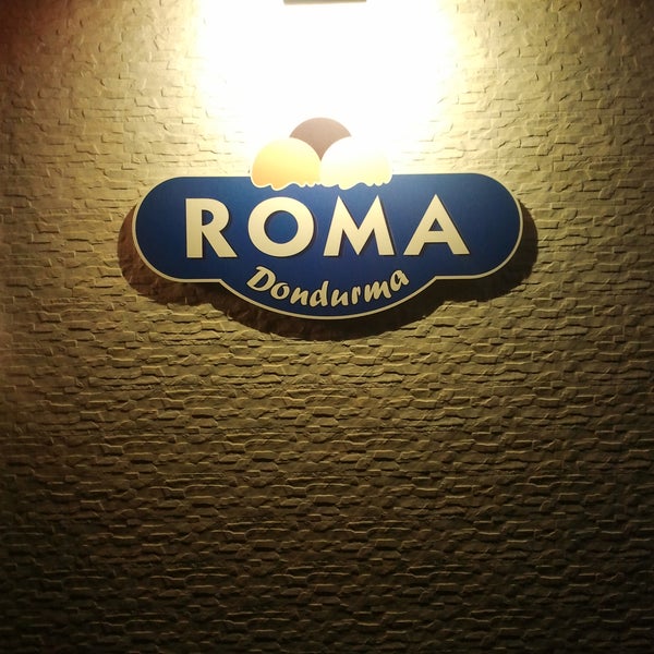 Photo taken at Roma Dondurma by 🇹🇷 Gökhan Ç. 🇹🇷 on 3/9/2013