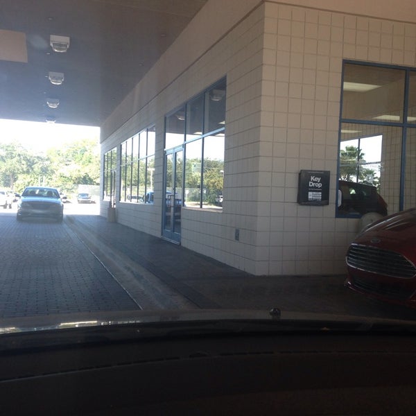 Photo taken at Greenway Ford by Kimberly B. on 10/29/2014