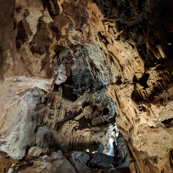 Photo taken at Lake Shasta Caverns by Sadashiv H. on 8/19/2017