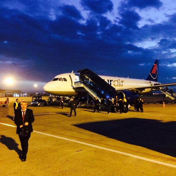 Das Foto wurde bei Adana Havalimanı (ADA) von Cem Deniz Ş. am 2/28/2015 aufgenommen