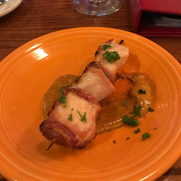 Foto diambil di Barcelona Tapas Restaurant - Saint Louis oleh 24 Hour F. pada 5/16/2018