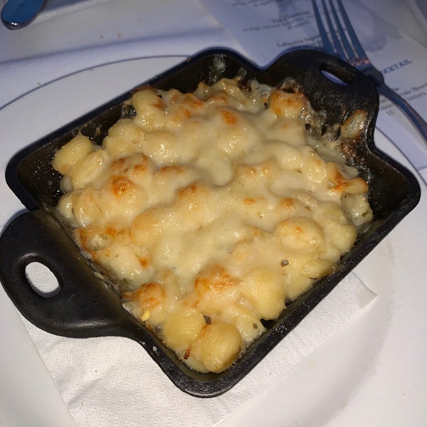 Truffled macaroni & cheese. #vindeset #24hourfoodgeek Follow us at http://24hourfoodgeek.com