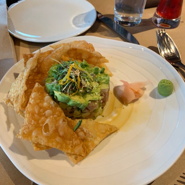 Foto diambil di River&#39;s End Restaurant &amp; Inn oleh 24 Hour F. pada 2/18/2019