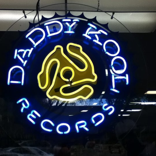 Das Foto wurde bei Daddy Kool Records von Zak  M. am 10/6/2012 aufgenommen