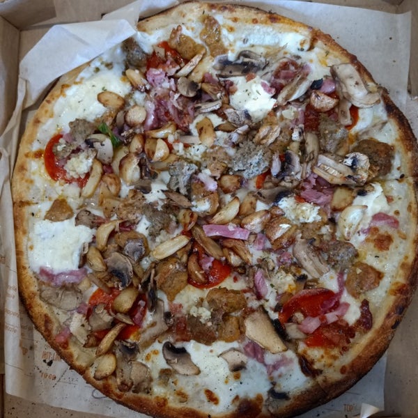 Foto tirada no(a) Blaze Pizza por Growly em 3/14/2024