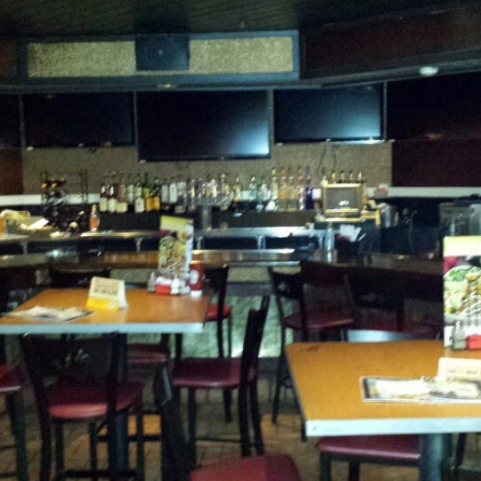 รูปภาพถ่ายที่ Chili&#39;s Grill &amp; Bar โดย Vernon เมื่อ 3/7/2014