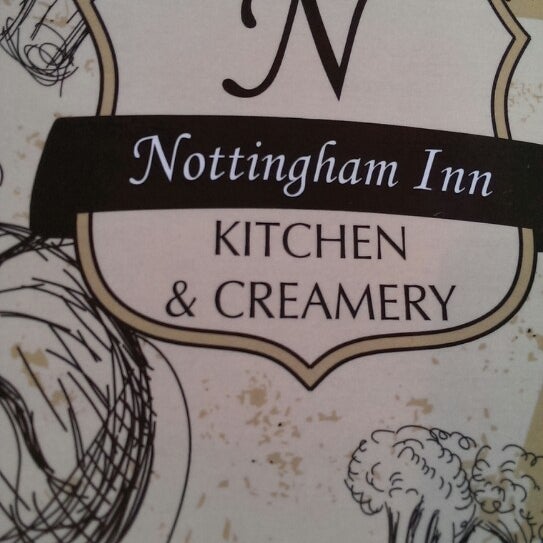 10/20/2013 tarihinde Josue S.ziyaretçi tarafından Nottingham Inn Kitchen &amp; Creamery'de çekilen fotoğraf