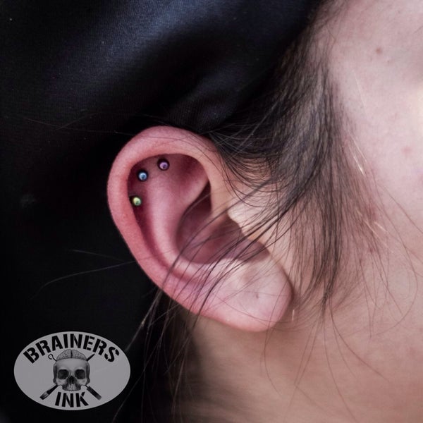 Foto tomada en Brainers Ink- Tattoo, Piercing, Permanent Makeup, Art &amp; Craft  por Hazal G. el 1/21/2015