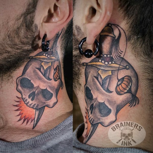 Foto tirada no(a) Brainers Ink- Tattoo, Piercing, Permanent Makeup, Art &amp; Craft por Hazal G. em 1/27/2015