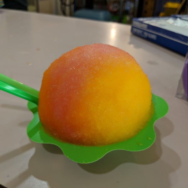 Photo taken at Scandinavian Shave Ice by Marc T. on 12/4/2018