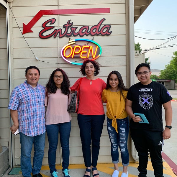 Photo taken at Esparza&#39;s Restaurante Mexicano by Alessandra P. on 5/29/2019