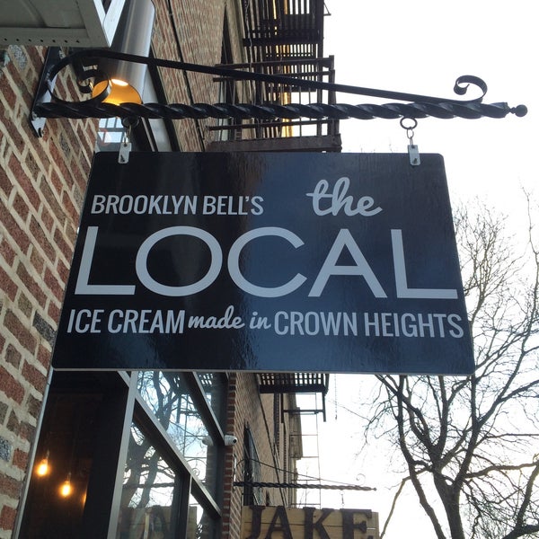 Снимок сделан в Brooklyn Bell&#39;s The Local пользователем Steve M. 2/19/2015