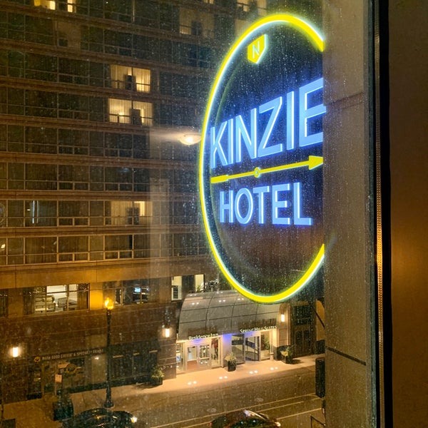 Das Foto wurde bei Kinzie Hotel von Kendra am 11/11/2019 aufgenommen