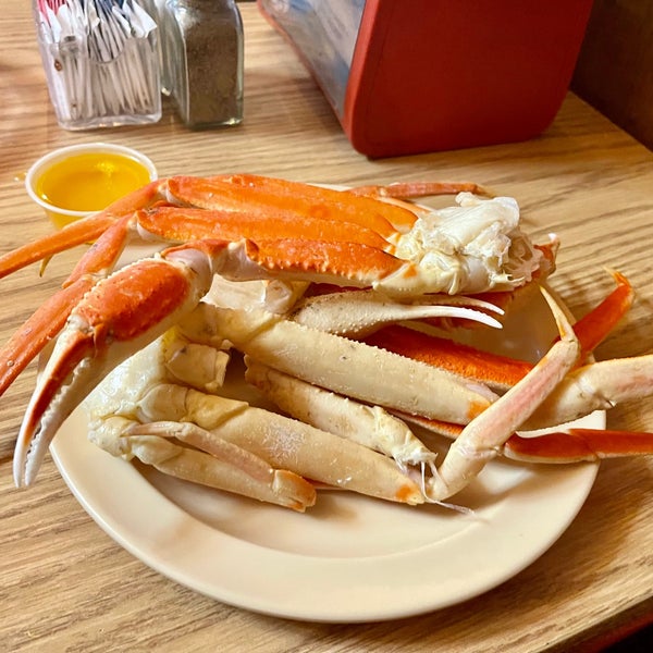 Photo taken at Giant Crab Seafood Restaurant by Kendra on 5/12/2022