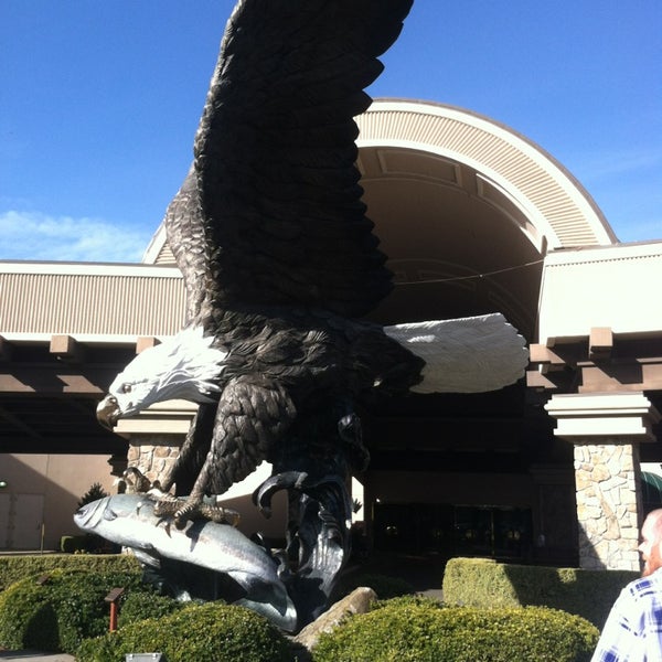 seven feathers hotel and casino