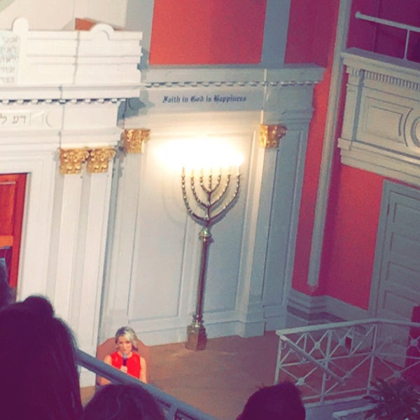 Снимок сделан в Sixth &amp; I Historic Synagogue пользователем Elizabeth S. 12/6/2016