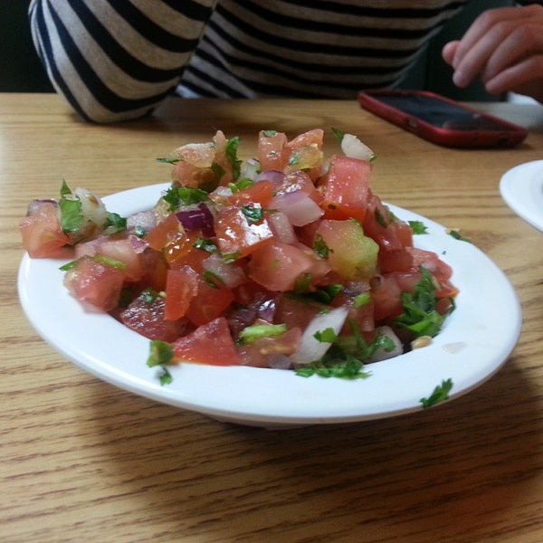 Foto tomada en Leonor&#39;s Vegetarian Mexican Restaurant  por yehudi m. el 9/24/2013