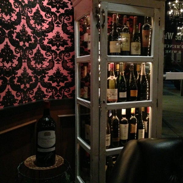 1/23/2013에 Alain J.님이 The Wine Cellar - French Bistro &amp; Wine Boutique에서 찍은 사진