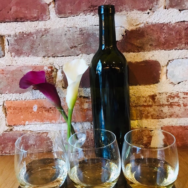 2/14/2019 tarihinde Priscilla C.ziyaretçi tarafından ENO Wine Bar'de çekilen fotoğraf