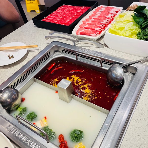 Haidilao Hot Pot South Loop 107 E Cermak Rd