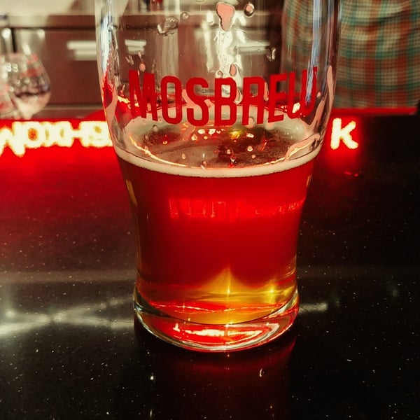 Photo taken at Moscow Brewing Company by Ya on 5/18/2019