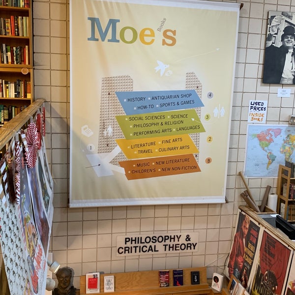 Снимок сделан в Moe&#39;s Books пользователем Hsiu-I L. 9/23/2019