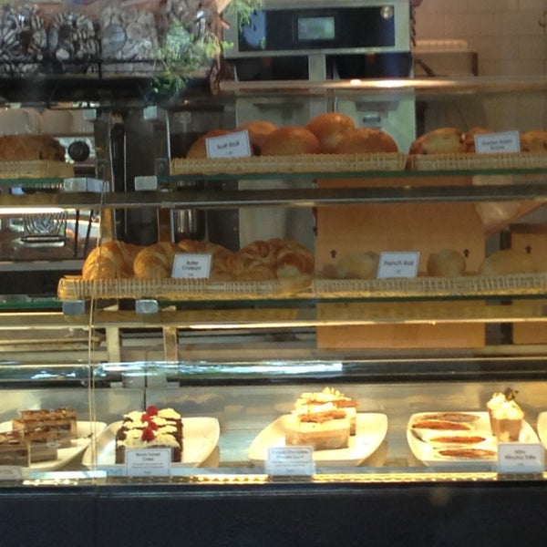 8/30/2013にChris W.がChampagne French Bakery Cafeで撮った写真