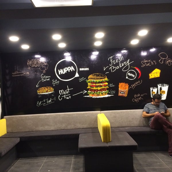 10/29/2015にOzgur K.がHuppa Burger&amp;Saladで撮った写真