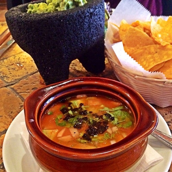 Foto tirada no(a) El Paso Restaurante Mexicano por Matt B. em 1/30/2014