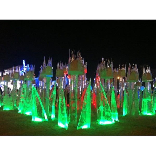 ледовый городок пермь 2022 на эспланаде. эспланада ледовый городок пермь. ледовый городок в перми на эспланаде. ледовый городок пермь 2022. ледовый городок пермь 2023 на эспланаде.