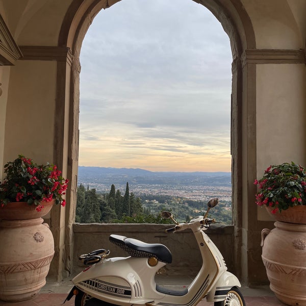 Foto tomada en Belmond Villa San Michele  por Ahmed A. el 10/24/2021