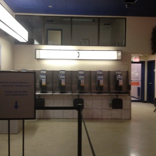 รูปภาพถ่ายที่ Ottawa Central Station โดย Lindsay M. เมื่อ 12/11/2012