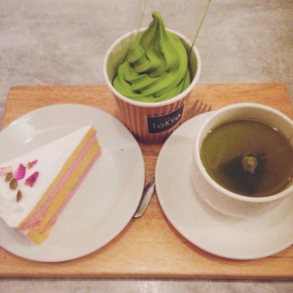 The cake was so-so only. Too light for me. However the plentiful matcha softserve for rm9.90 was really worth it.
