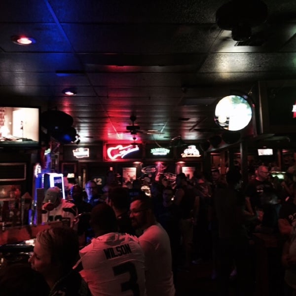 Foto tirada no(a) Madison Pub por E P. em 10/7/2014