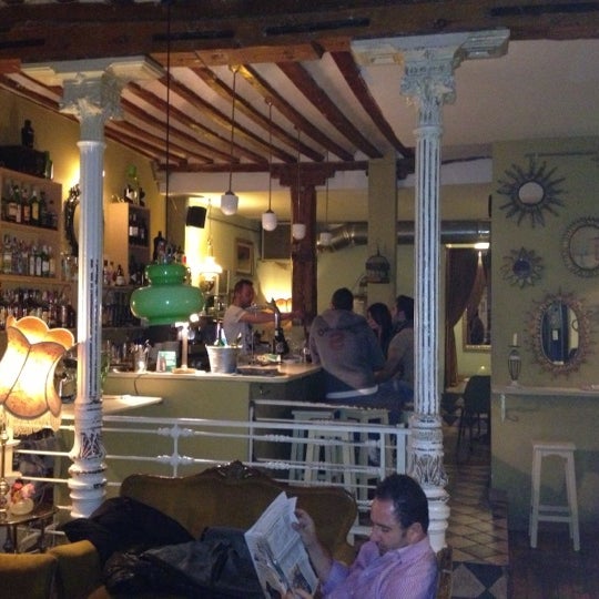 11/13/2012 tarihinde Kilian B.ziyaretçi tarafından La Paca Café Bar'de çekilen fotoğraf