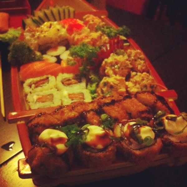 Foto scattata a DJOY Japanese Food da Thulio N. il 3/16/2013