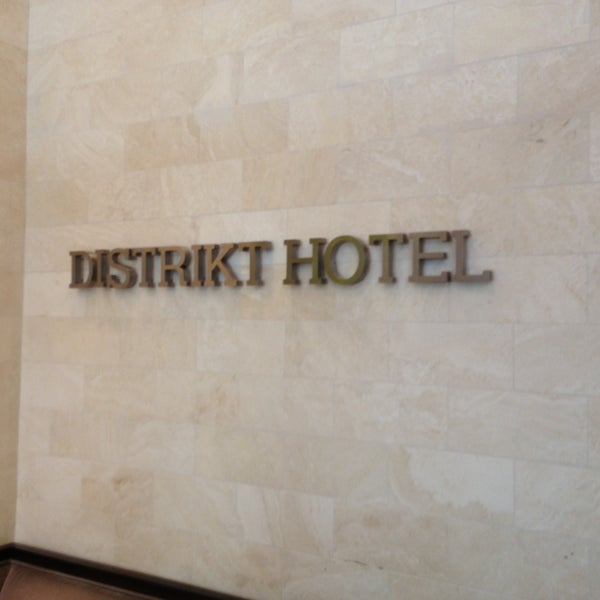 Das Foto wurde bei Distrikt Hotel von Heather M. am 5/2/2013 aufgenommen