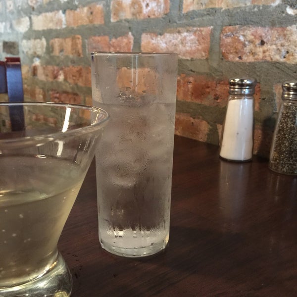 7/21/2017 tarihinde Nataliya A.ziyaretçi tarafından The Vine - Martini &amp; Wine Bar'de çekilen fotoğraf