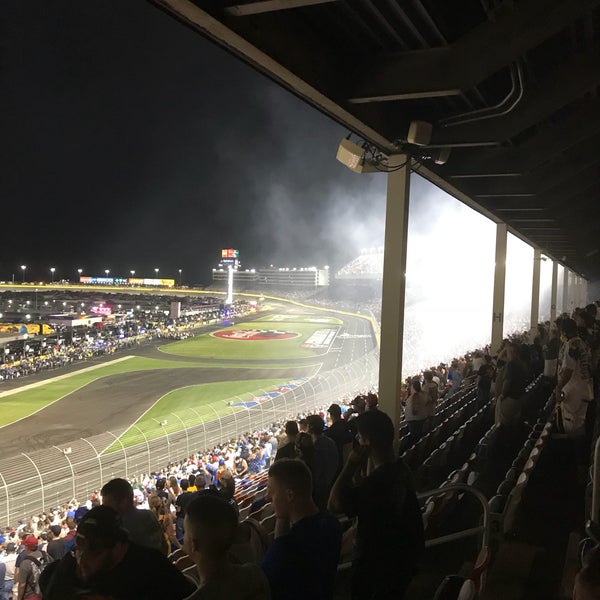 Das Foto wurde bei Charlotte Motor Speedway von John R. am 5/28/2018 aufgenommen