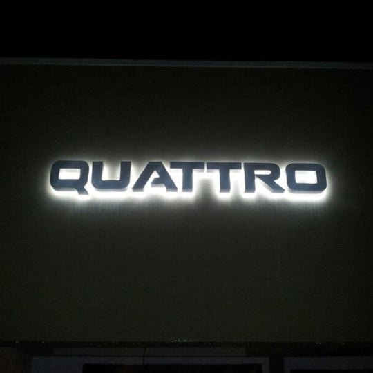 Foto tomada en Quattro Restaurante &amp; Lounge Bar  por Juan Carlos A. el 12/17/2012