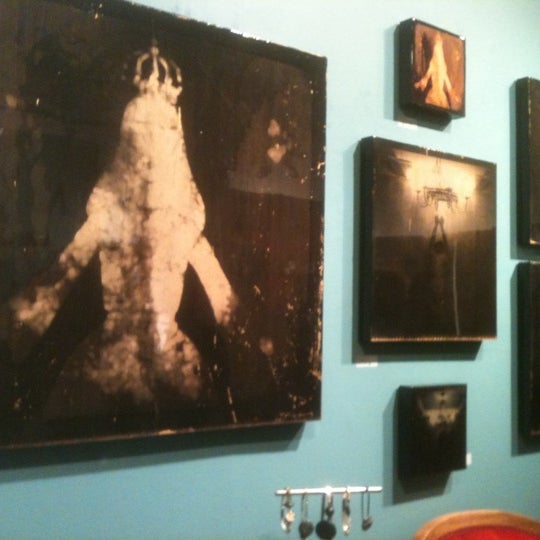 Photo prise au Ghost Gallery par Jen E. le12/14/2012