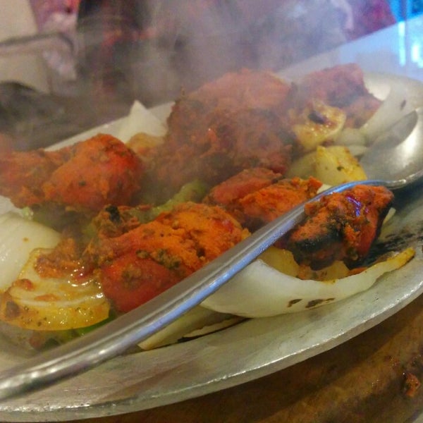 5/31/2014にMahesh P.がGanesha Indian Cuisine Sweets &amp; Cateringで撮った写真