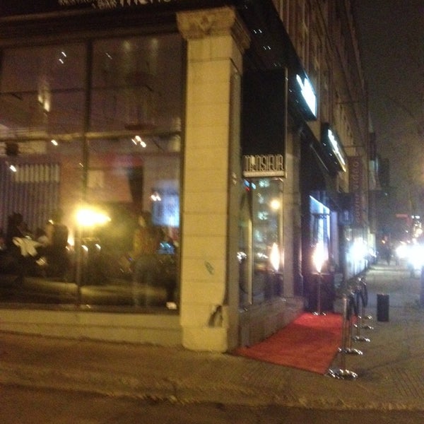 11/13/2013 tarihinde Antoine G.ziyaretçi tarafından Monsieur Restaurant + Bar'de çekilen fotoğraf