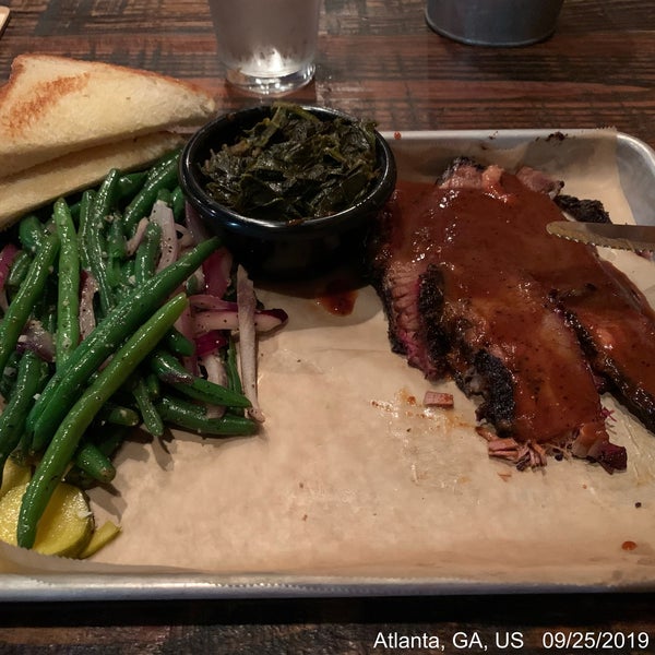 Foto tirada no(a) Sweet Auburn Barbecue por J Scott O. em 9/26/2019