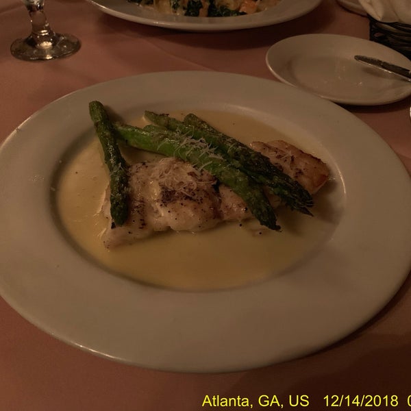 Das Foto wurde bei Nino&#39;s Italian Restaurant von J Scott O. am 12/15/2018 aufgenommen
