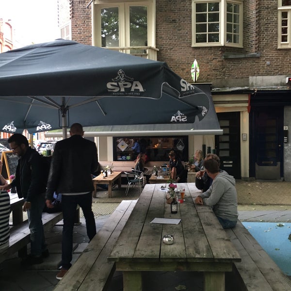 Foto diambil di Cafe Ruis oleh Martijn S. pada 7/8/2016